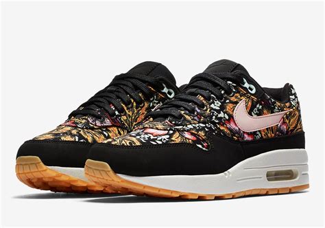 Nike Floral 